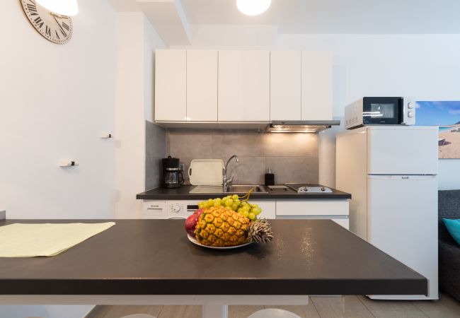 Apartamento en Las Palmas de Gran Canaria - 1st Line APT Las Canteras Beach + Wifi Apartamento en Las Palmas de Gran Canaria - 1st Line APT Las Canteras Beach + Wifi