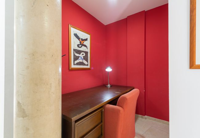 Apartamento en Las Palmas de Gran Canaria - 3BR Urban APT + Inner Patio + Wifi  Apartamento en Las Palmas de Gran Canaria - 3BR Urban APT + Inner Patio + Wifi