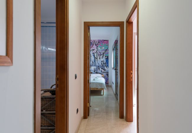 Apartamento en Las Palmas de Gran Canaria - 3BR Urban APT + Inner Patio + Wifi  Apartamento en Las Palmas de Gran Canaria - 3BR Urban APT + Inner Patio + Wifi