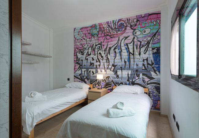 Apartamento en Las Palmas de Gran Canaria - 3BR Urban APT + Inner Patio + Wifi  Apartamento en Las Palmas de Gran Canaria - 3BR Urban APT + Inner Patio + Wifi