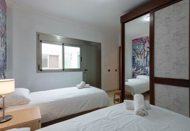 Apartamento en Las Palmas de Gran Canaria - 3BR Urban APT + Inner Patio + Wifi  Apartamento en Las Palmas de Gran Canaria - 3BR Urban APT + Inner Patio + Wifi