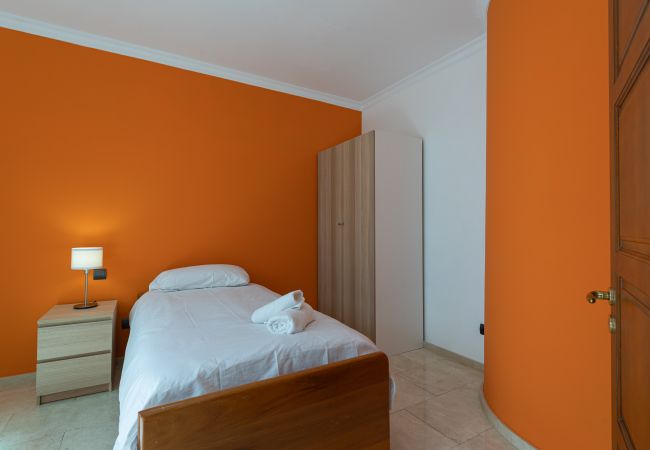 Apartamento en Las Palmas de Gran Canaria - 3BR Urban APT + Inner Patio + Wifi  Apartamento en Las Palmas de Gran Canaria - 3BR Urban APT + Inner Patio + Wifi