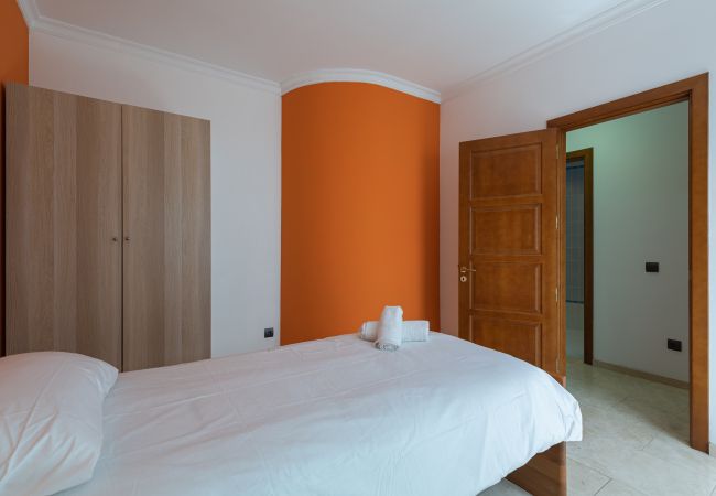 Apartamento en Las Palmas de Gran Canaria - 3BR Urban APT + Inner Patio + Wifi  Apartamento en Las Palmas de Gran Canaria - 3BR Urban APT + Inner Patio + Wifi
