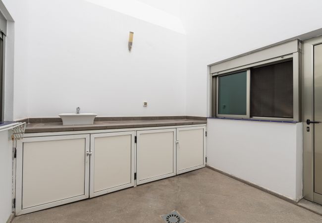 Apartamento en Las Palmas de Gran Canaria - 3BR Urban APT + Inner Patio + Wifi  Apartamento en Las Palmas de Gran Canaria - 3BR Urban APT + Inner Patio + Wifi