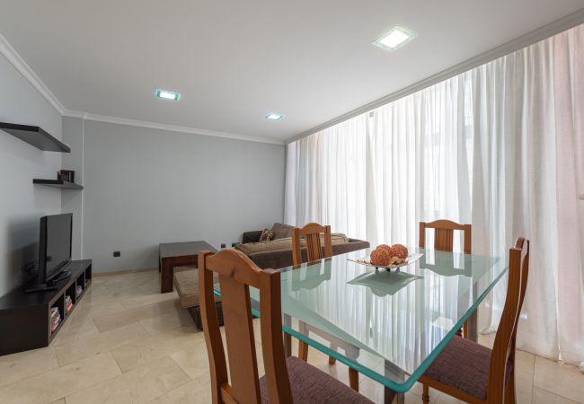 Apartamento en Las Palmas de Gran Canaria - 3BR Urban APT + Inner Patio + Wifi  Apartamento en Las Palmas de Gran Canaria - 3BR Urban APT + Inner Patio + Wifi