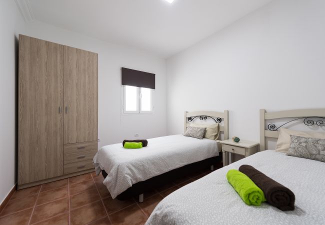 Apartamento en Santa Lucía de Tirajana - La Madera 1A Urban Home Near the Airport + Wifi  Apartamento en Santa Lucía de Tirajana - La Madera 1A Urban Home Near the Airport + Wifi