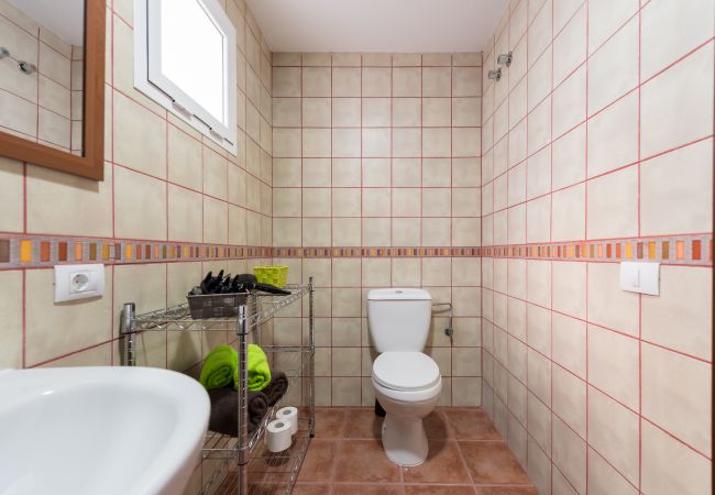 Apartamento en Santa Lucía de Tirajana - La Madera 1A Urban Home Near the Airport + Wifi  Apartamento en Santa Lucía de Tirajana - La Madera 1A Urban Home Near the Airport + Wifi