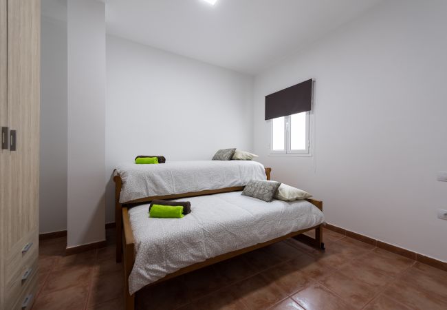 Apartamento en Santa Lucía de Tirajana - La Madera 1A Urban Home Near the Airport + Wifi  Apartamento en Santa Lucía de Tirajana - La Madera 1A Urban Home Near the Airport + Wifi