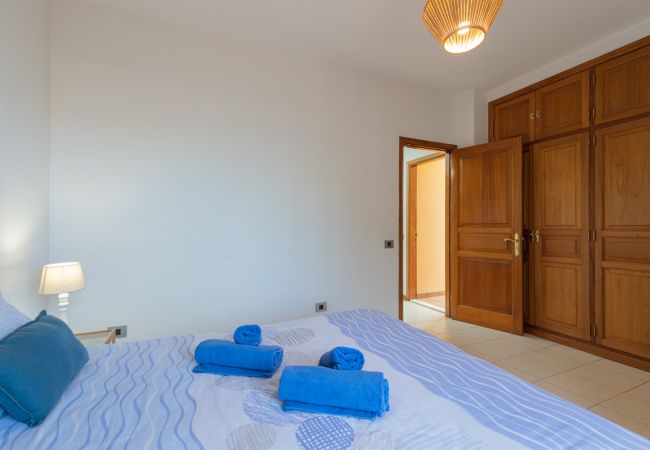 Villa en Gáldar - The Yellow House Climatized Pool+Solarium+Parking  Villa en Gáldar - The Yellow House Climatized Pool+Solarium+Parking