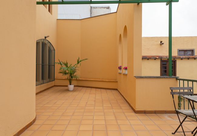 Villa en Gáldar - The Yellow House Climatized Pool+Solarium+Parking  Villa en Gáldar - The Yellow House Climatized Pool+Solarium+Parking
