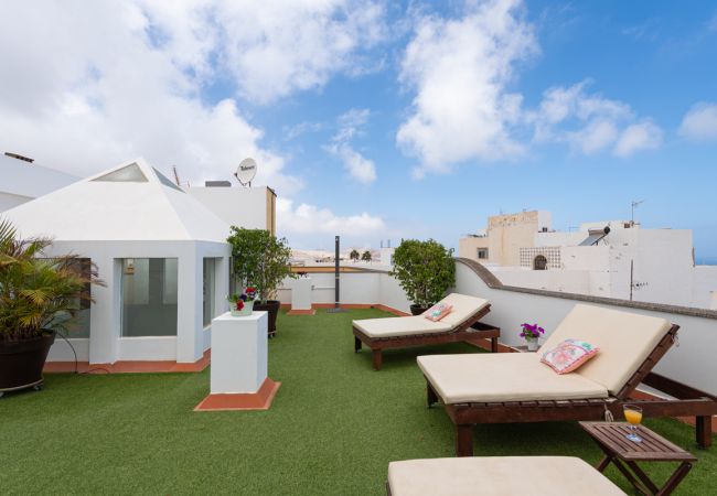 Villa en Gáldar - The Yellow House Climatized Pool+Solarium+Parking  Villa en Gáldar - The Yellow House Climatized Pool+Solarium+Parking