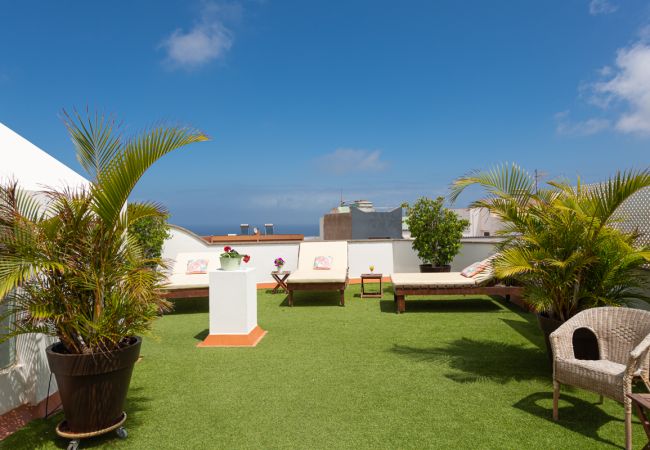 Villa en Gáldar - The Yellow House Climatized Pool+Solarium+Parking  Villa en Gáldar - The Yellow House Climatized Pool+Solarium+Parking