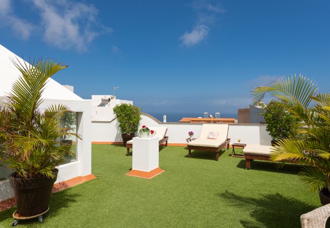 Villa en Gáldar - The Yellow House Climatized Pool+Solarium+Parking  Villa en Gáldar - The Yellow House Climatized Pool+Solarium+Parking