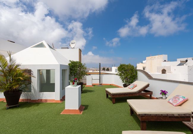 Villa en Gáldar - The Yellow House Climatized Pool+Solarium+Parking  Villa en Gáldar - The Yellow House Climatized Pool+Solarium+Parking