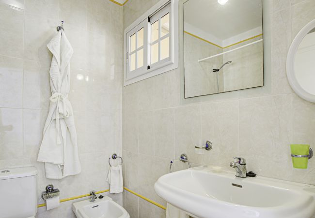 Villa en Caleta de Fuste - APT w/ Private Terrace + Parking + Pool Villa en Caleta de Fuste - APT w/ Private Terrace + Parking + Pool