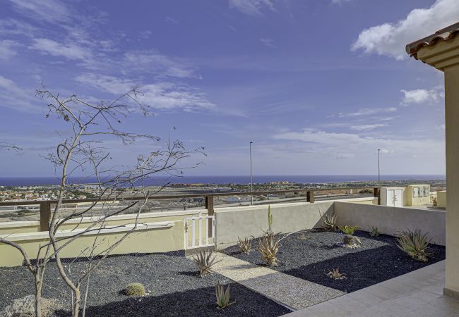 Villa en Caleta de Fuste - APT w/ Private Terrace + Parking + Pool Villa en Caleta de Fuste - APT w/ Private Terrace + Parking + Pool