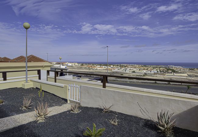 Villa en Caleta de Fuste - APT w/ Private Terrace + Parking + Pool Villa en Caleta de Fuste - APT w/ Private Terrace + Parking + Pool