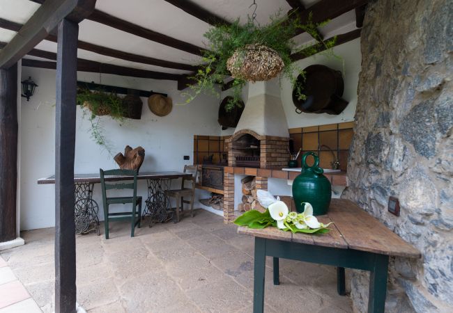 Casa en Teror - Beautiful Rural Home - BBQ - Garden - Parking Casa en Teror - Beautiful Rural Home - BBQ - Garden - Parking