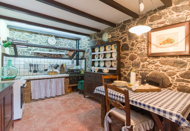 Casa en Teror - Beautiful Rural Home - BBQ - Garden - Parking Casa en Teror - Beautiful Rural Home - BBQ - Garden - Parking
