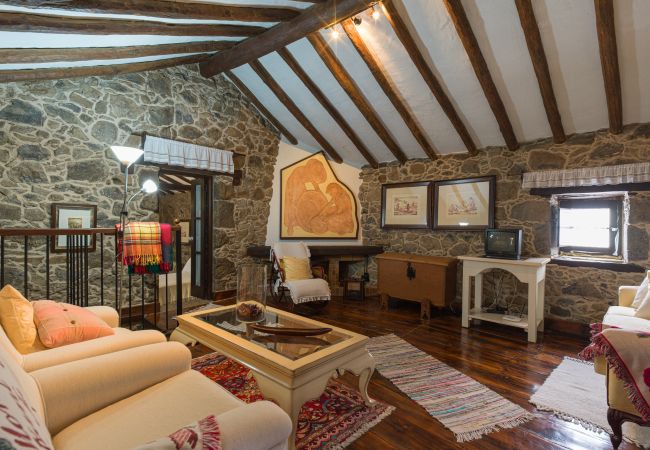 Casa en Teror - Beautiful Rural Home - BBQ - Garden - Parking Casa en Teror - Beautiful Rural Home - BBQ - Garden - Parking