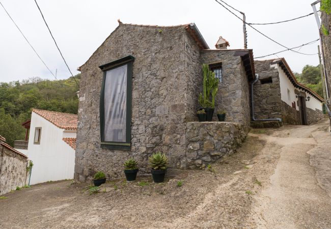 Casa en Teror - Beautiful Rural Home - BBQ - Garden - Parking Casa en Teror - Beautiful Rural Home - BBQ - Garden - Parking