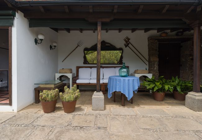 Casa en Teror - Beautiful Rural Home - BBQ - Garden - Parking Casa en Teror - Beautiful Rural Home - BBQ - Garden - Parking