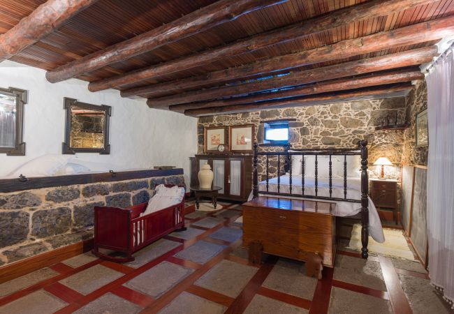 Casa en Teror - Beautiful Rural Home - BBQ - Garden - Parking Casa en Teror - Beautiful Rural Home - BBQ - Garden - Parking