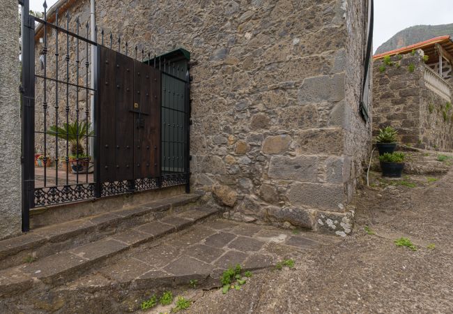 Casa en Teror - Beautiful Rural Home - BBQ - Garden - Parking Casa en Teror - Beautiful Rural Home - BBQ - Garden - Parking