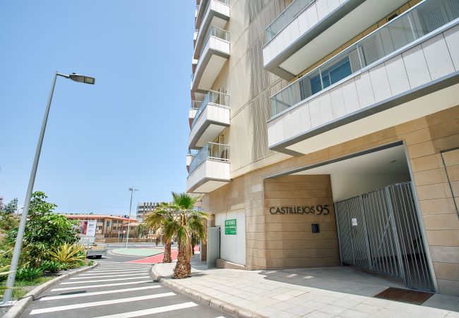 Apartamento en Las Palmas de Gran Canaria - Loft - Terraza y Parking privado - Piscina - Playa Apartamento en Las Palmas de Gran Canaria - Loft - Terraza y Parking privado - Piscina - Playa