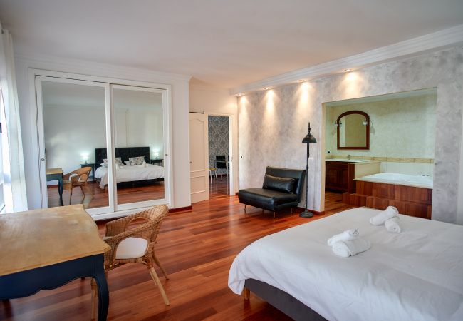 Apartamento en Las Palmas de Gran Canaria - Premium 3BR Flat at Las Canteras Beach - Jacuzzi - Apartamento en Las Palmas de Gran Canaria - Premium 3BR Flat at Las Canteras Beach - Jacuzzi -