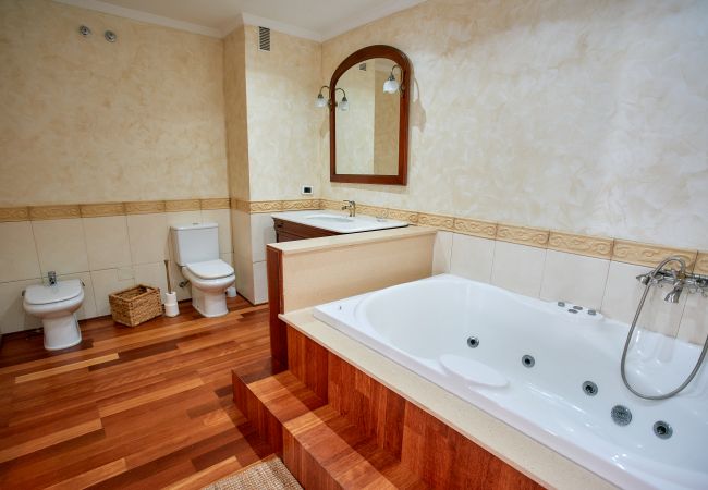 Apartamento en Las Palmas de Gran Canaria - Premium 3BR Flat at Las Canteras Beach - Jacuzzi - Apartamento en Las Palmas de Gran Canaria - Premium 3BR Flat at Las Canteras Beach - Jacuzzi -