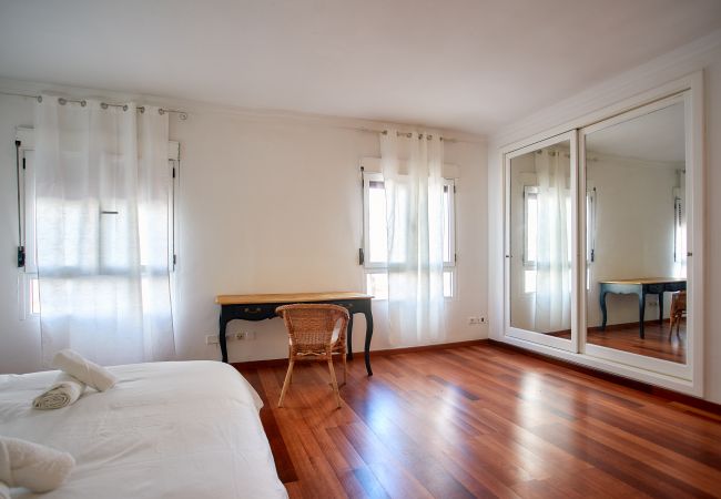 Apartamento en Las Palmas de Gran Canaria - Premium 3BR Flat at Las Canteras Beach - Jacuzzi - Apartamento en Las Palmas de Gran Canaria - Premium 3BR Flat at Las Canteras Beach - Jacuzzi -