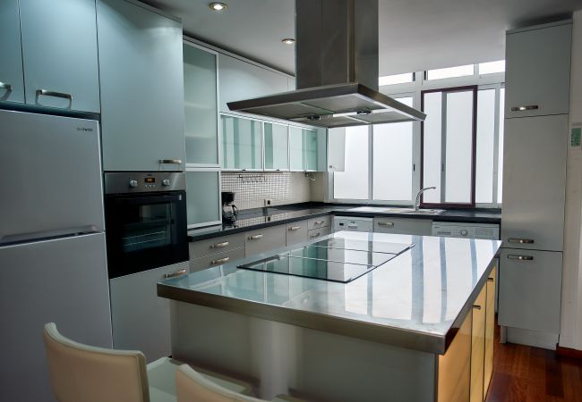 Apartamento en Las Palmas de Gran Canaria - Premium 3BR Flat at Las Canteras Beach - Jacuzzi - Apartamento en Las Palmas de Gran Canaria - Premium 3BR Flat at Las Canteras Beach - Jacuzzi -