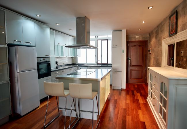Apartamento en Las Palmas de Gran Canaria - Premium 3BR Flat at Las Canteras Beach - Jacuzzi - Apartamento en Las Palmas de Gran Canaria - Premium 3BR Flat at Las Canteras Beach - Jacuzzi -