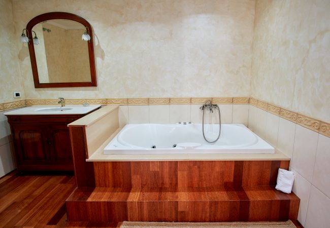 Apartamento en Las Palmas de Gran Canaria - Premium 3BR Flat at Las Canteras Beach - Jacuzzi - Apartamento en Las Palmas de Gran Canaria - Premium 3BR Flat at Las Canteras Beach - Jacuzzi -