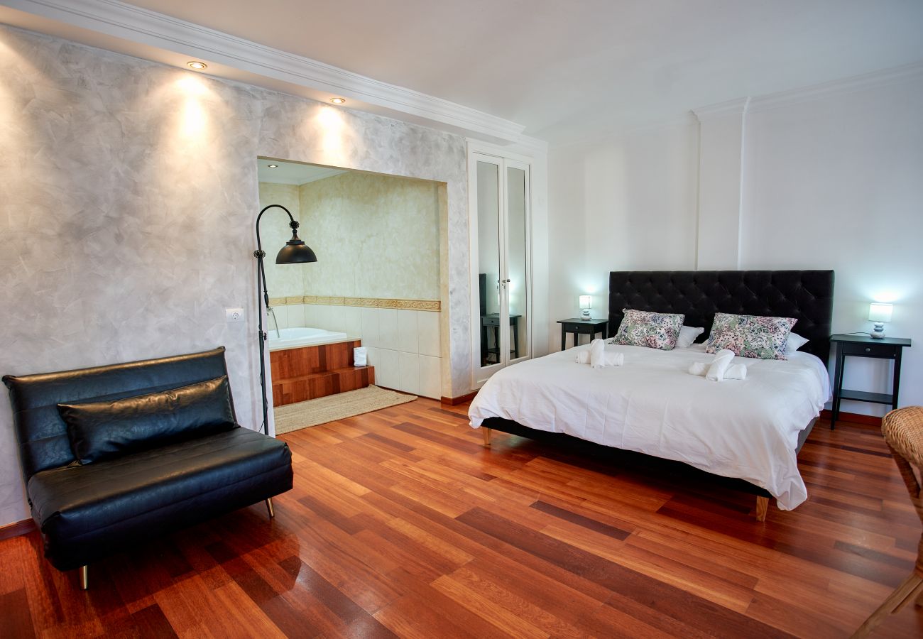 Apartamento en Las Palmas de Gran Canaria - Premium 3BR Flat at Las Canteras Beach - Jacuzzi -