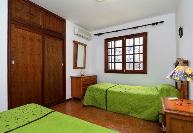Villa en Puerto del Carmen - 3BR Beach House - Solarium & Shower Terrace Villa en Puerto del Carmen - 3BR Beach House - Solarium & Shower Terrace