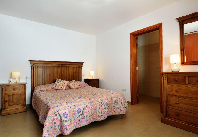 Villa en Puerto del Carmen - 3BR Beach House - Solarium & Shower Terrace Villa en Puerto del Carmen - 3BR Beach House - Solarium & Shower Terrace