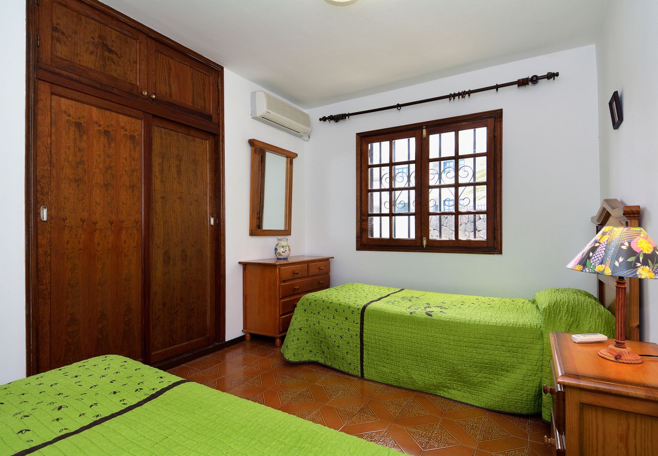 Villa en Puerto del Carmen - 3BR Beach House - Solarium & Shower Terrace Villa en Puerto del Carmen - 3BR Beach House - Solarium & Shower Terrace