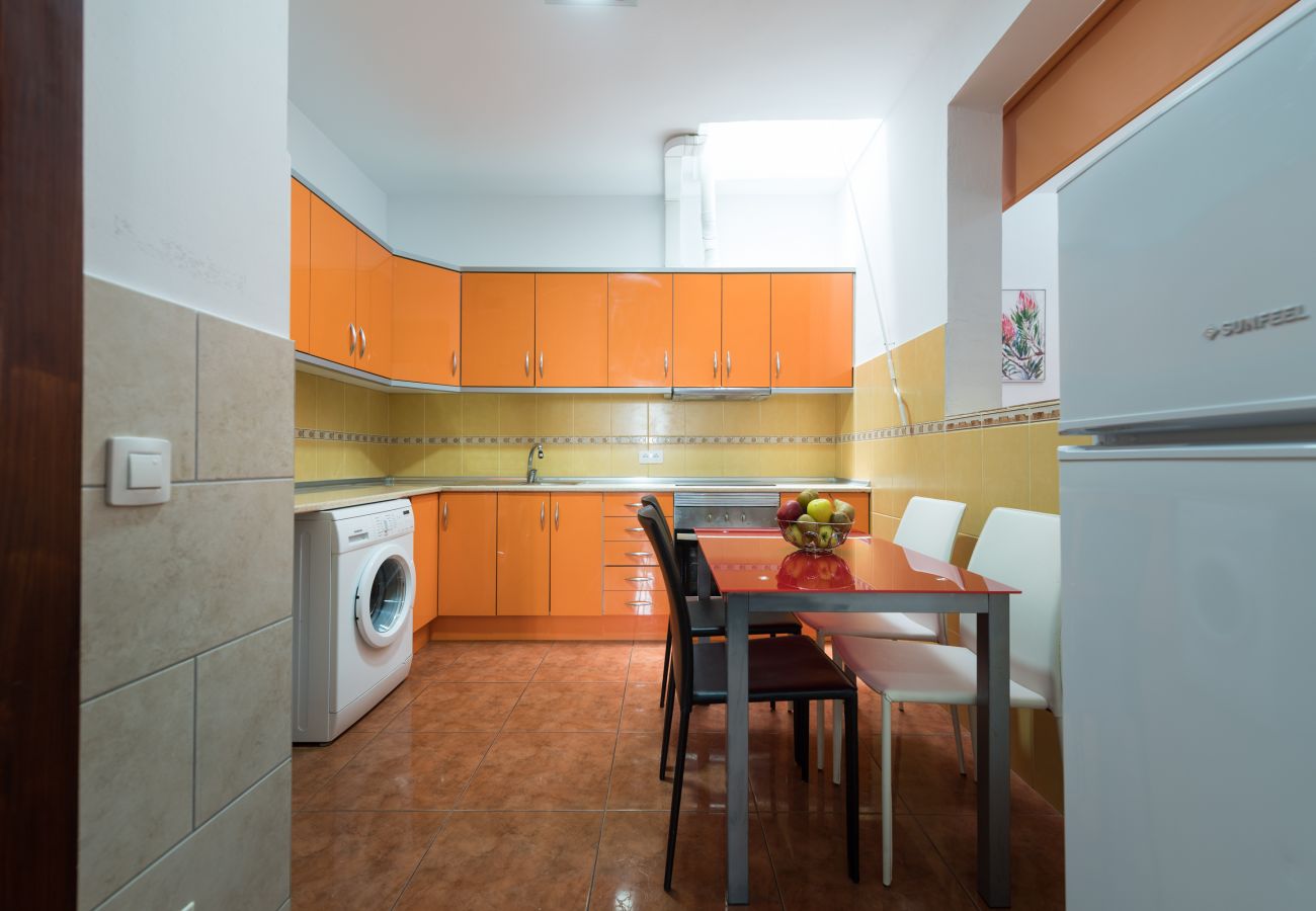 Casa en Vecindario - Private Solarium - 2BR House Near the Airport Casa en Vecindario - Private Solarium - 2BR House Near the Airport