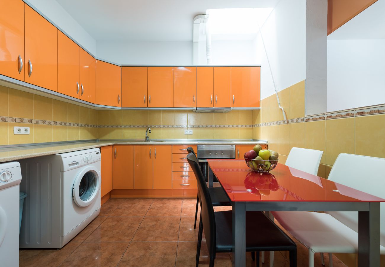 Casa en Vecindario - Private Solarium - 2BR House Near the Airport Casa en Vecindario - Private Solarium - 2BR House Near the Airport