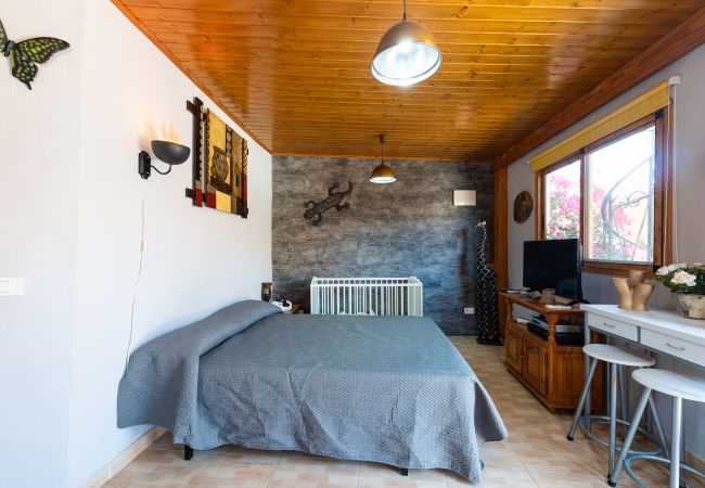 Casa en San Bartolomé de Tirajana - Camping Cabin - Private Solarium & Pool - BBQ Casa en San Bartolomé de Tirajana - Camping Cabin - Private Solarium & Pool - BBQ