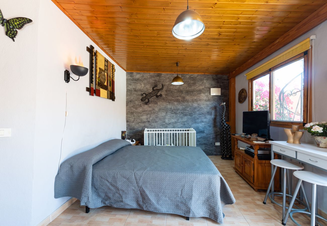 Casa en San Bartolomé de Tirajana - Camping Cabin - Private Solarium & Pool - BBQ Casa en San Bartolomé de Tirajana - Camping Cabin - Private Solarium & Pool - BBQ