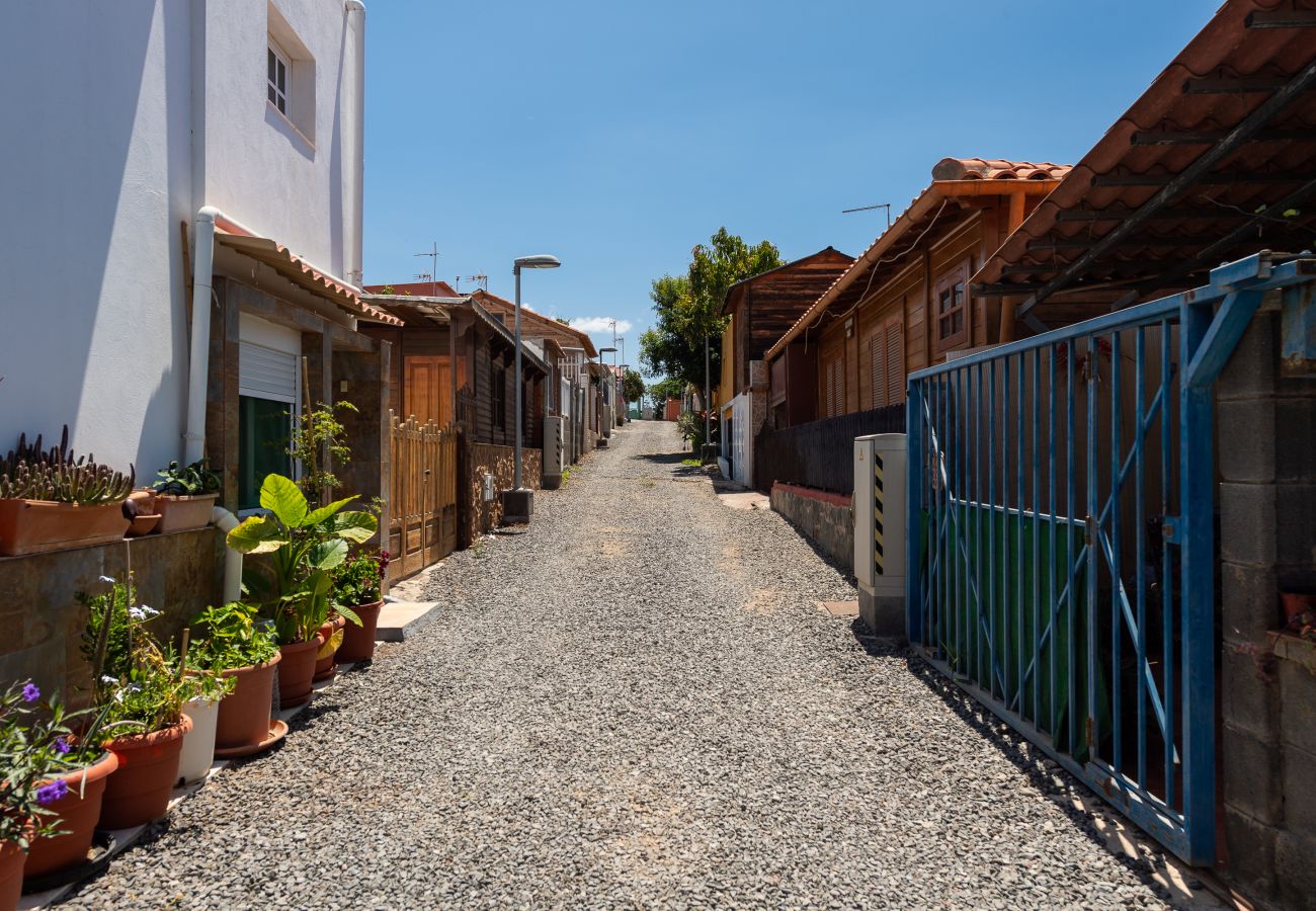 Casa en San Bartolomé de Tirajana - Camping Cabin - Private Solarium & Pool - BBQ Casa en San Bartolomé de Tirajana - Camping Cabin - Private Solarium & Pool - BBQ