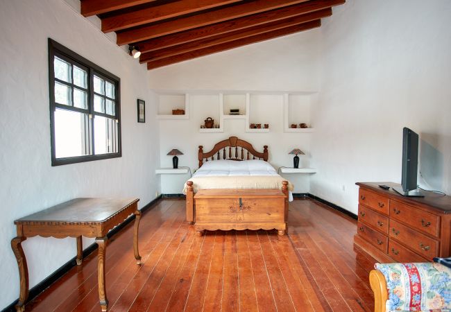 Casa en Vega de San Mateo - Canarian Rural 4BR Home with Terrace - Views - BBQ Casa en Vega de San Mateo - Canarian Rural 4BR Home with Terrace - Views - BBQ