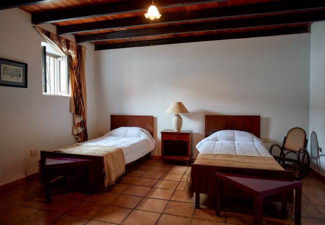 Casa en Vega de San Mateo - Canarian Rural 4BR Home with Terrace - Views - BBQ Casa en Vega de San Mateo - Canarian Rural 4BR Home with Terrace - Views - BBQ