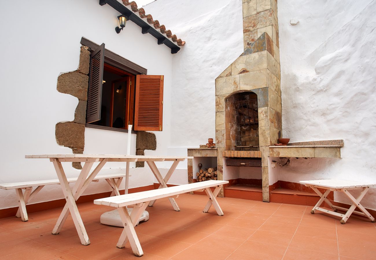 Casa en Vega de San Mateo - Canarian Rural 4BR Home with Terrace - Views - BBQ Casa en Vega de San Mateo - Canarian Rural 4BR Home with Terrace - Views - BBQ