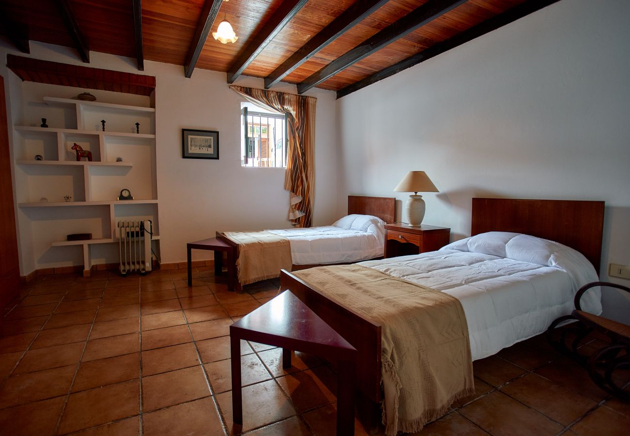 Casa en Vega de San Mateo - Canarian Rural 4BR Home with Terrace - Views - BBQ Casa en Vega de San Mateo - Canarian Rural 4BR Home with Terrace - Views - BBQ