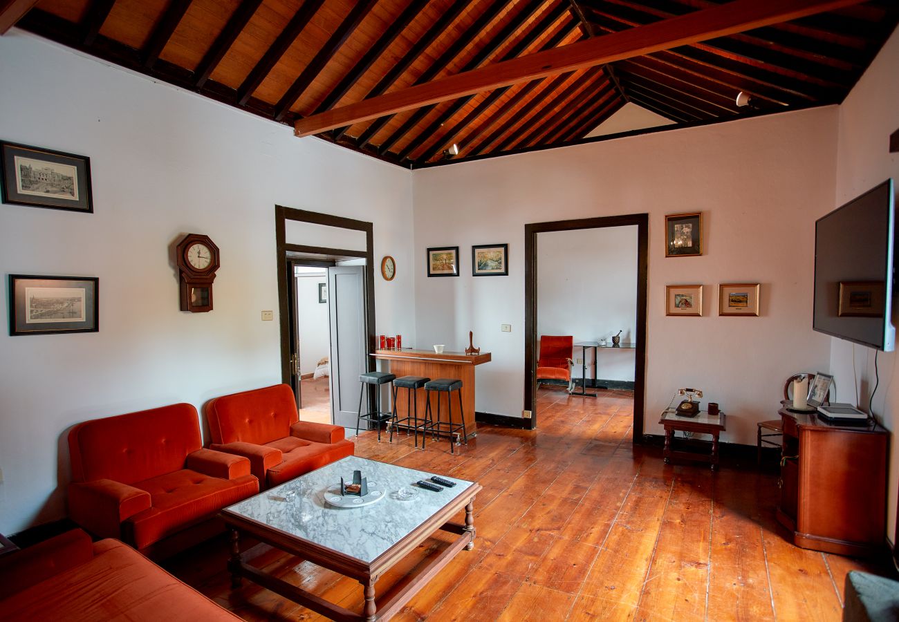 Casa en Vega de San Mateo - Canarian Rural 4BR Home with Terrace - Views - BBQ Casa en Vega de San Mateo - Canarian Rural 4BR Home with Terrace - Views - BBQ