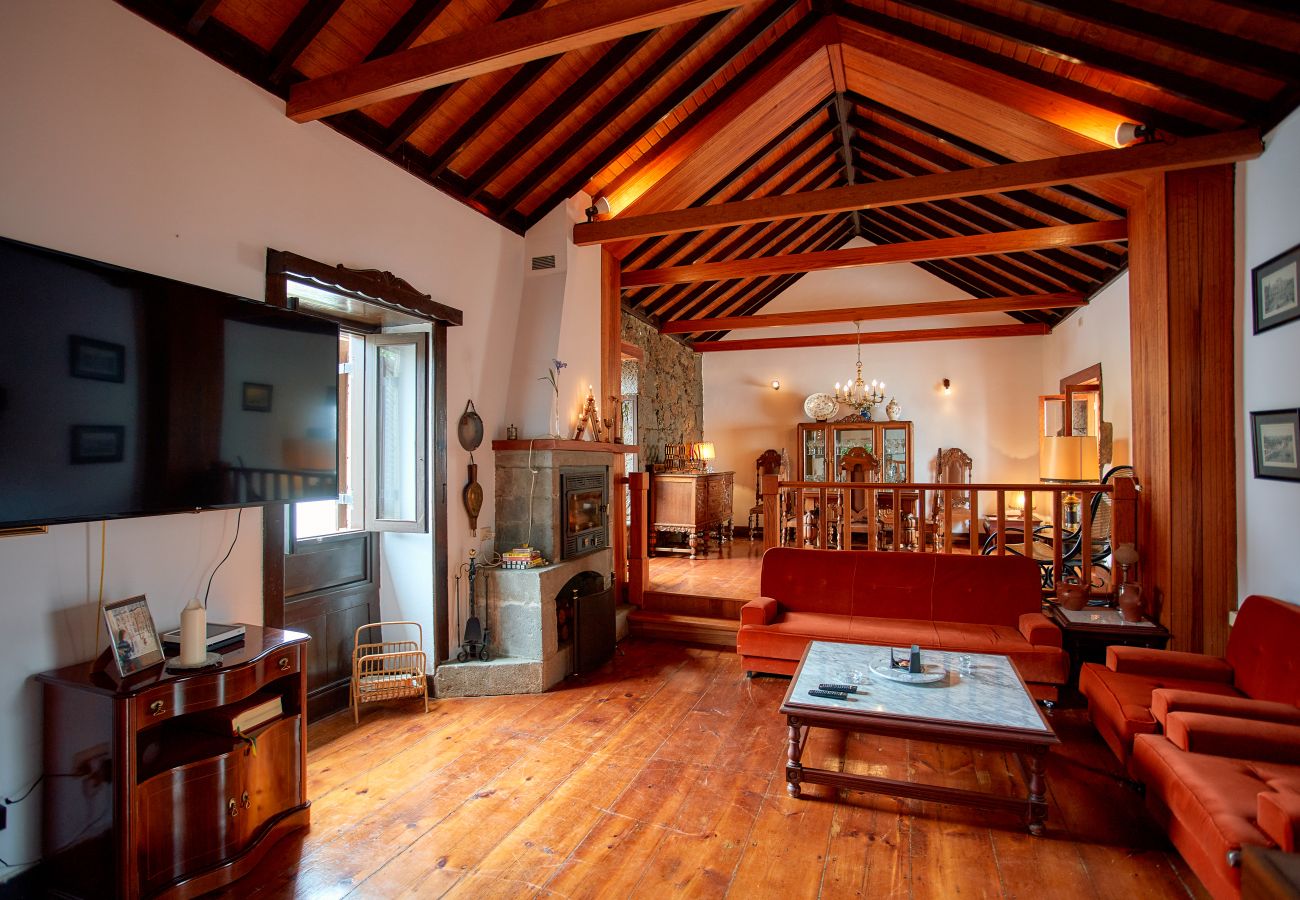 Casa en Vega de San Mateo - Canarian Rural 4BR Home with Terrace - Views - BBQ Casa en Vega de San Mateo - Canarian Rural 4BR Home with Terrace - Views - BBQ